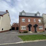 4 bedroom semi-detached property